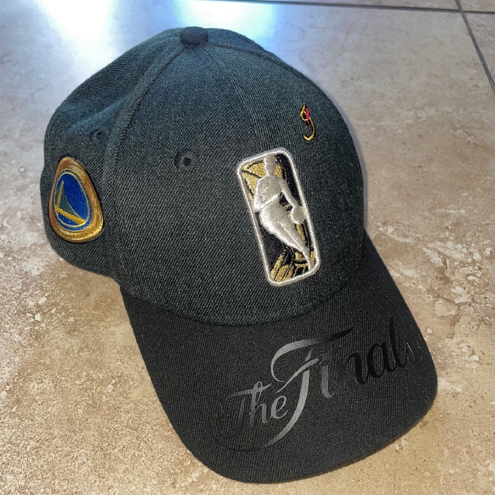 Men's Golden State Warriors New Era Black 2017 NBA Finals Bound 9FIFTY Snapback